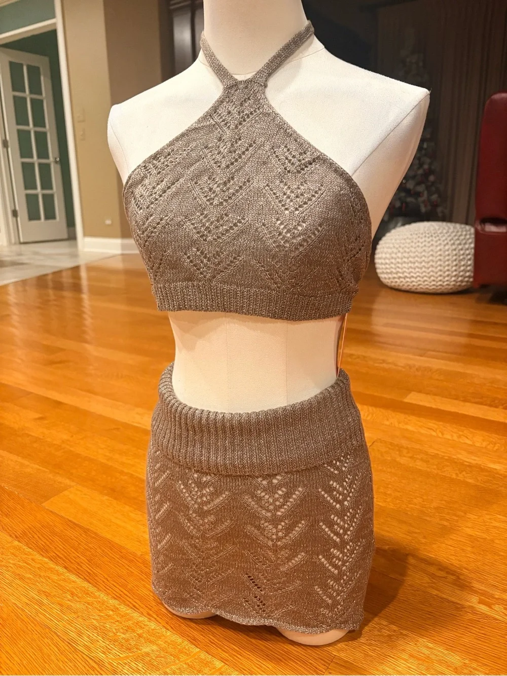 NWT Edikted Shimmer Sparkly Pointelle Knit Halterneck Two Piece Skirt Set Small